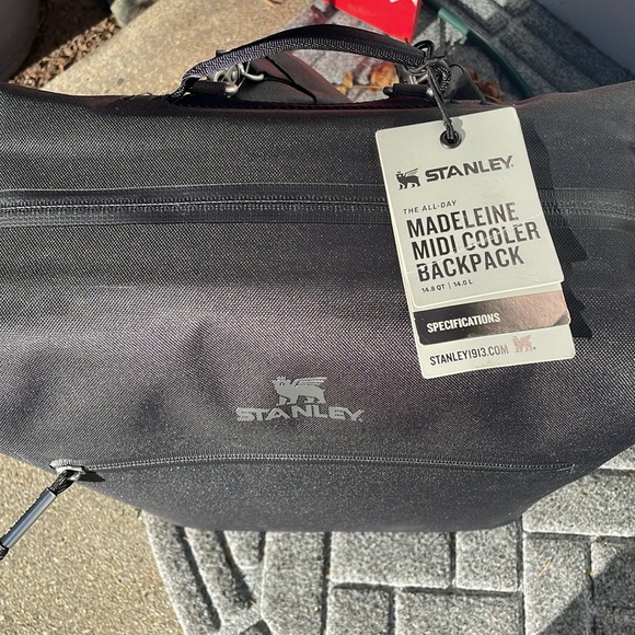 STANLEY: The All Day Madeleine Midi Cooler Backpack | 20 Can | 14.8 QT | NWT - Picture 6 of 14